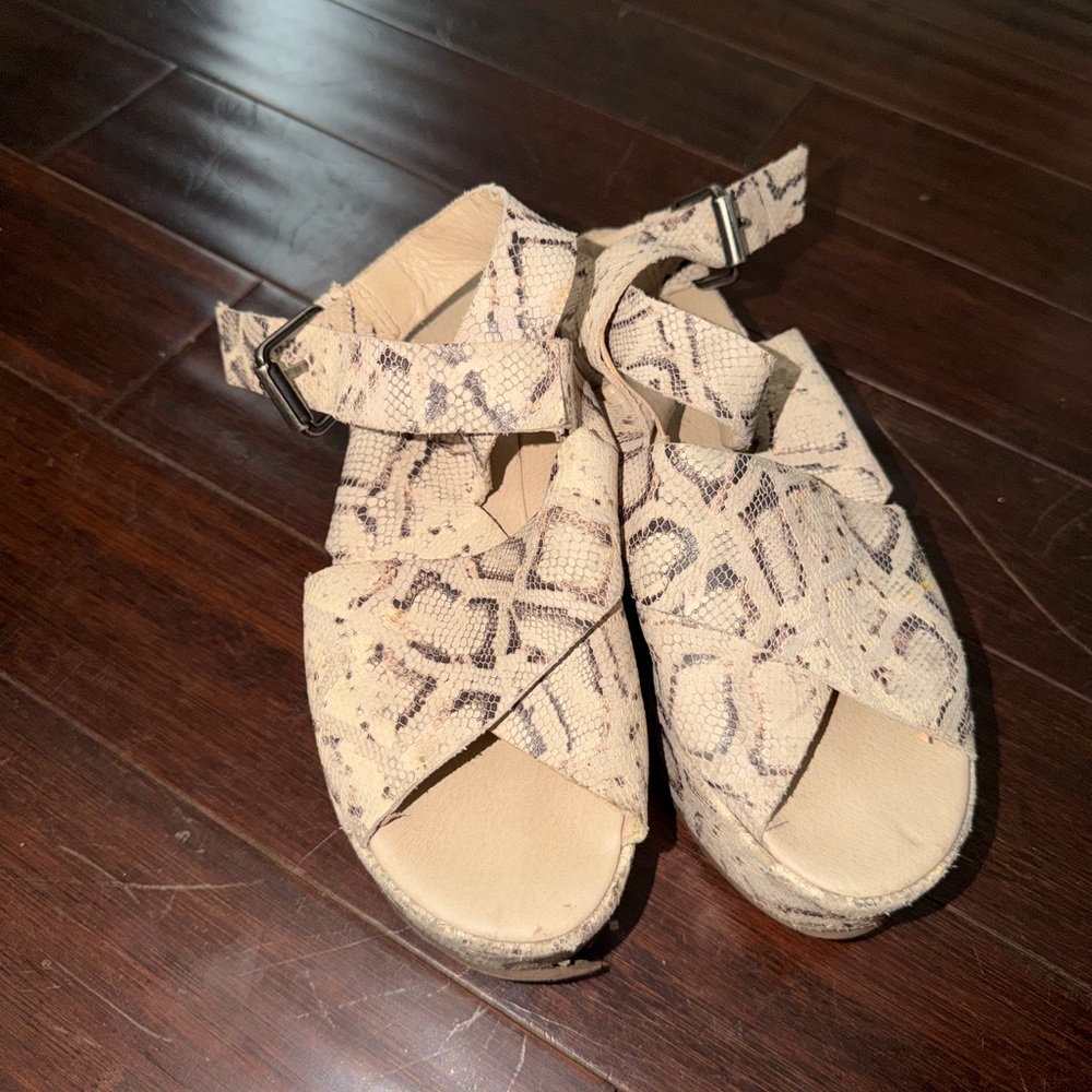 Amuse Society Beige Snake-Print Slide Sandals